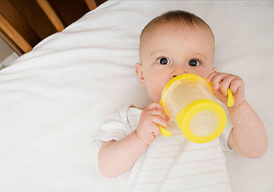 喝奶粉长大的宝宝和母乳的区别,奶粉宝宝和母乳宝宝的区别