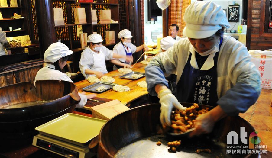 穿越百年的街市南塘老街,千年古街华丽蝶变