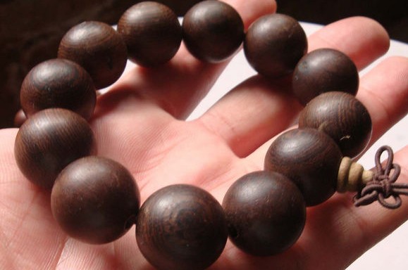 有功效的手串,木质手串和佛珠的区别