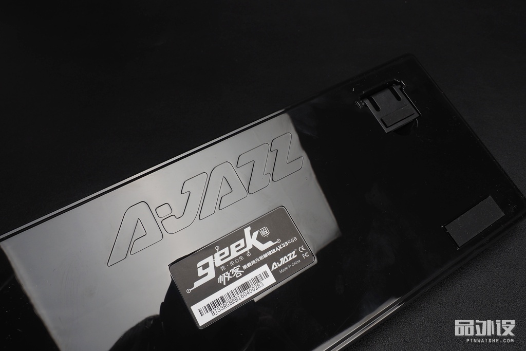 黑爵极客ak33怎么连接电脑,极氪黑爵背光键盘ak33怎么开灯