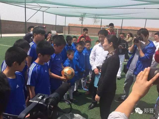 足球俱乐部校园公益活动,校园足球公益训练