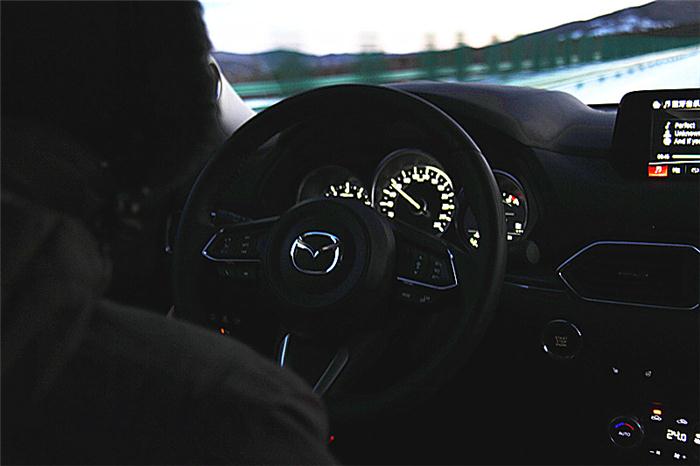 全新一代马自达cx-5行业试驾视频,马自达cx-5冰雪体验四驱就是疯狂