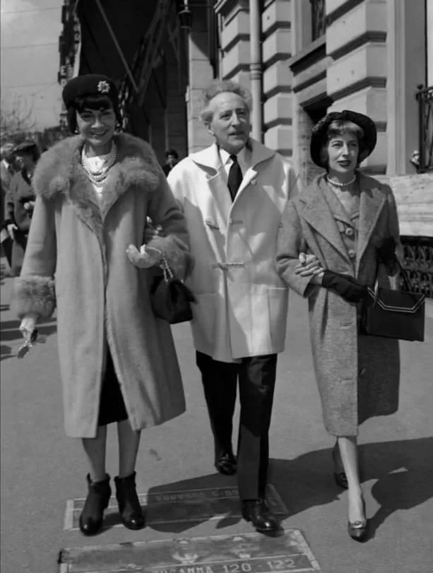 新年见家长该怎么穿衣服,第一次见家长女生穿什么衣服合适