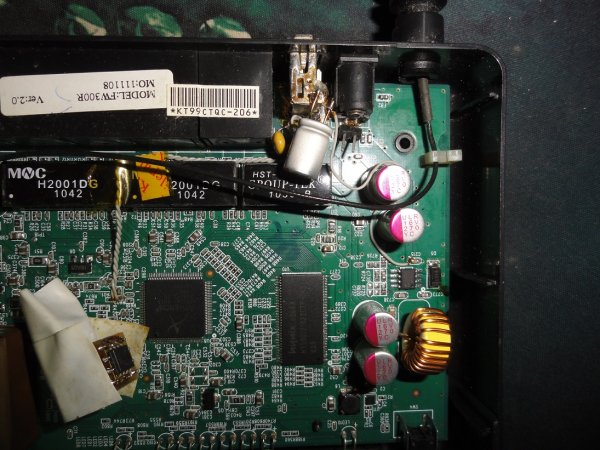 路由器改64MB内存+8MBFLASH+USB跑DD-WRT