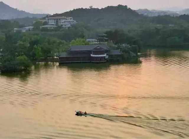 骞夸笢鎯犲窞瑗挎箹椋庢櫙,鎯犲窞灏忚タ婀栭鏅尯