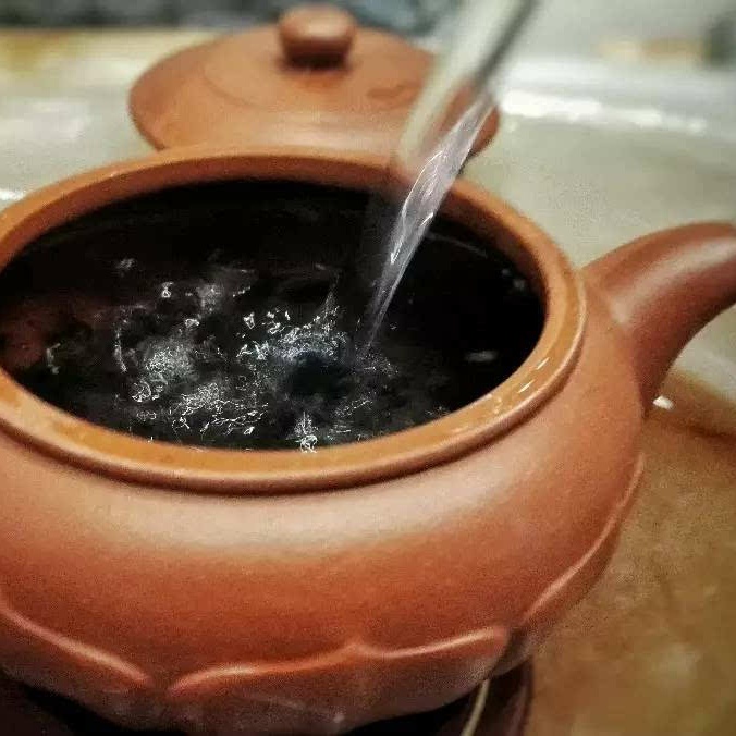 终须滚水走一趟，养就壶中满目春