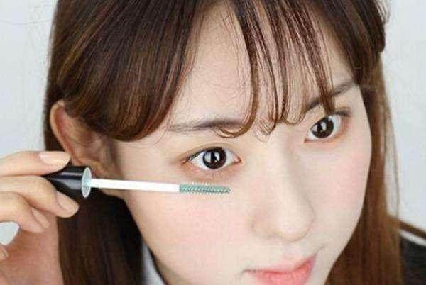 睫毛短小又稀疏，几招教你浓密卷翘起来
