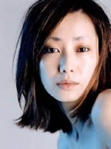 日本恐怖电影中的恐怖女鬼合集,日本恐怖片满脸流血微笑的女鬼