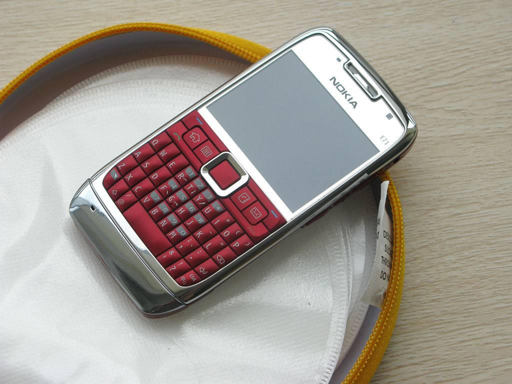 诺基亚e71哪一年出的 (诺基亚e71复刻版上市)