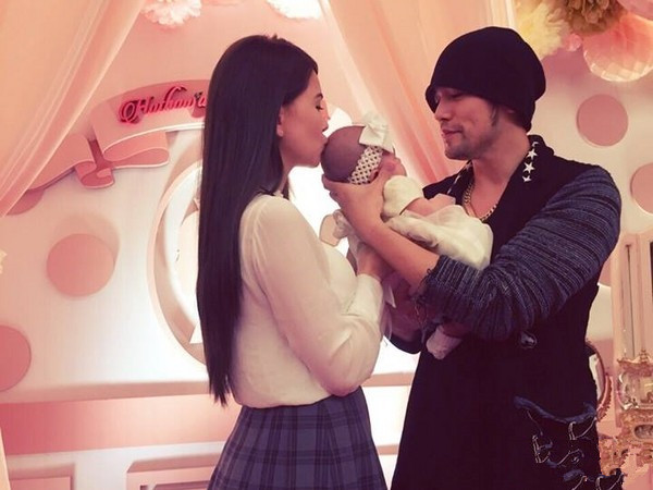 2017年居然有21对明星夫妇有了星二代，你最喜欢和期待谁家宝宝？