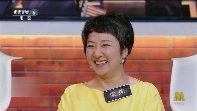 现实中的“文工团女兵”，她们才是《芳华》真正的主人