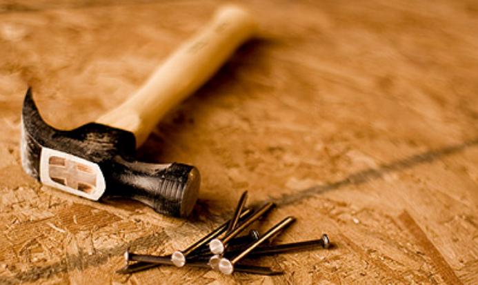 生活百科：四种居家小技巧，手上沾了万能胶可用汽油擦拭