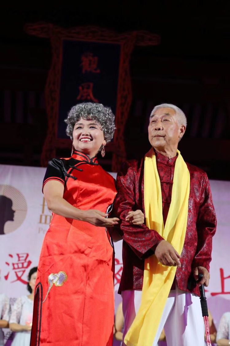 一个手机摄影师,一个摄影师日常记录生活