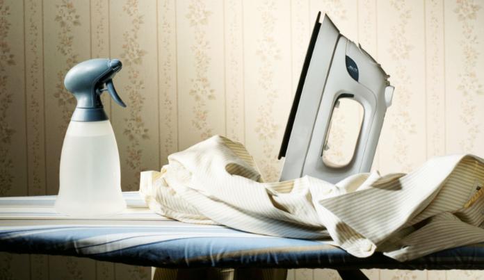 家用熨衣服的小妙招方法,小苏打能处理熨焦的衣服吗