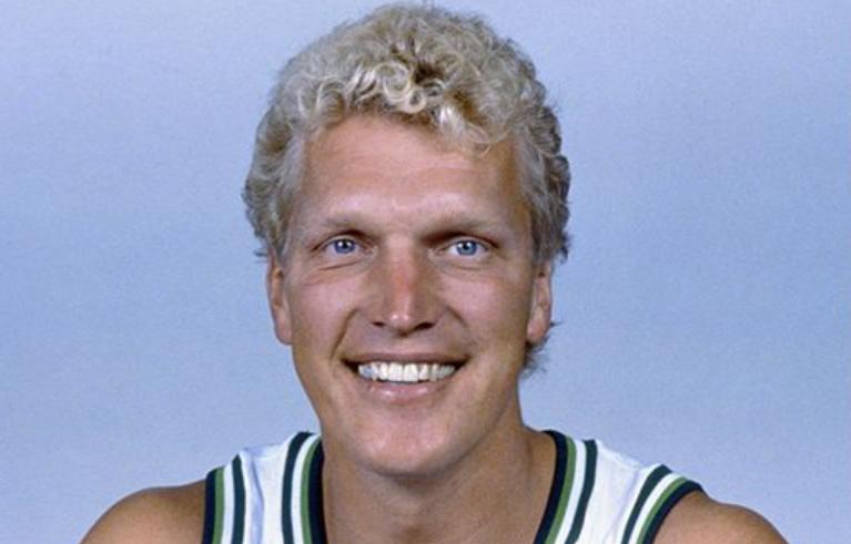 著名的“梦幻脚步”，其实来源于70年代的“西格玛步”