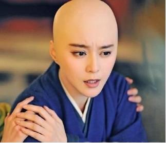 女明星没了刘海变好看了,女明星突然没头发了