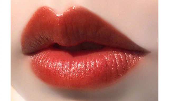 雅诗兰黛豆沙色口红杨幂同款,杨幂专属枫叶色口红