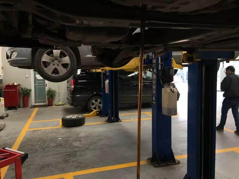 老迈腾和新迈腾综合测评,7年车大保养都需要做什么