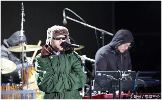 赵丽颖在巨大茶杯里卖萌可爱爆了,赵丽颖造型多变美得让人心动