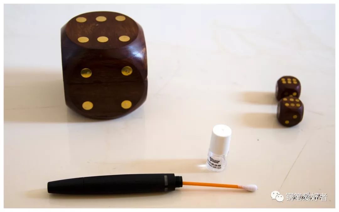 凌美2000钢笔深度评测,德国凌美lamy2000怎么加墨水