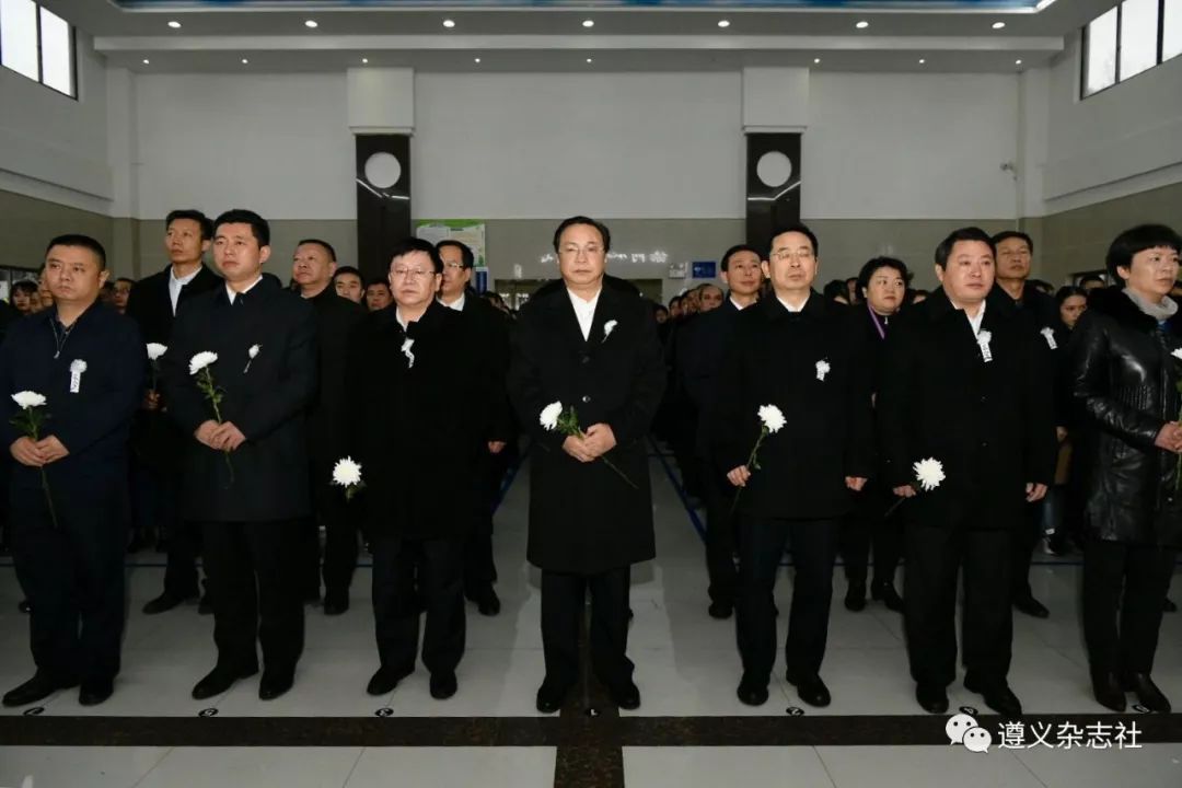 徐梅同志遗体告别仪式在灵鼎山殡仪馆举行