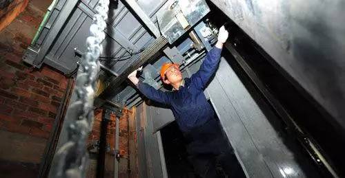 50个恐怖电梯故事,用动画讲述真实的电梯恐怖故事