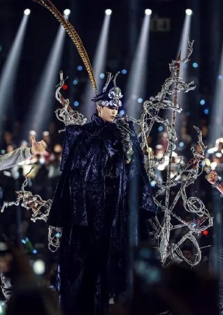 2022李宇春跨年压轴登场视频,跨年零点压轴李宇春