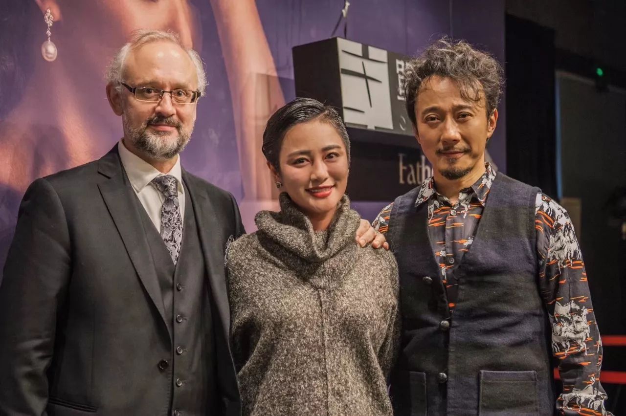 话剧父亲尤雅制作人,尤雅话剧