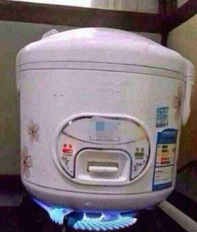 女朋友第一次为我下厨好感动,女朋友第一次下厨全集