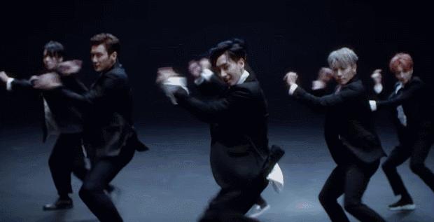 爱上SuperJunior的老少年们，大概是因为简简单单的情深义重吧！