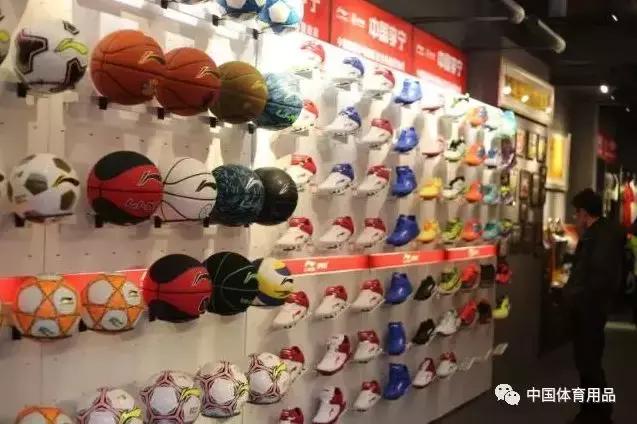 阿迪3D打印跑鞋再发售；特步国际回购股份；传滴滴收购小蓝单车……