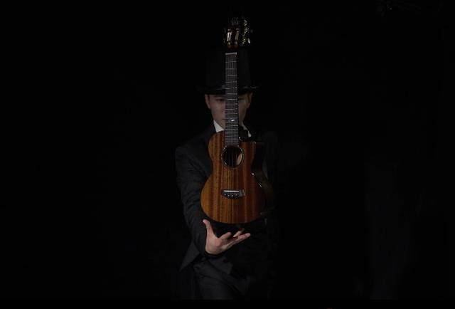 尤克里里帅吗,尤克里里kaka和卢森哪个好