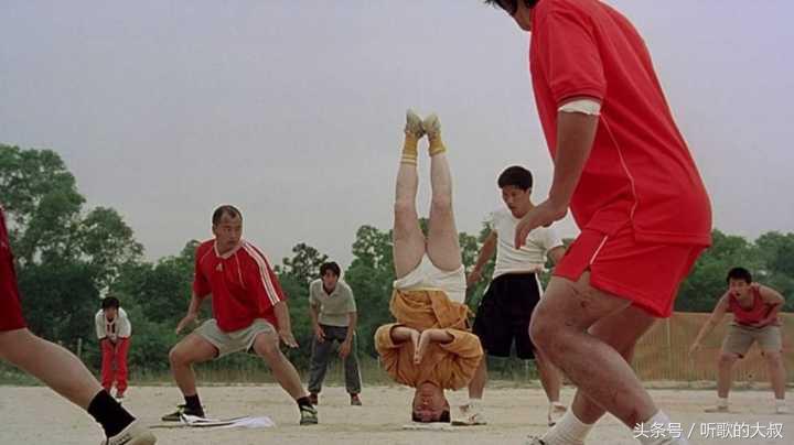少林足球为什么星爷先觉醒,星爷巅峰之作是少林足球吗