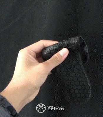 nba球员送球鞋给球迷他们穿什么,nba球员送鞋送手臂