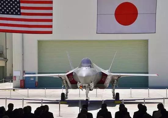 新年首场记者会再提修宪安倍到底几个意思？