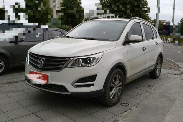 宝骏56016款现在能卖多少钱,16年的宝骏560各方面性能如何