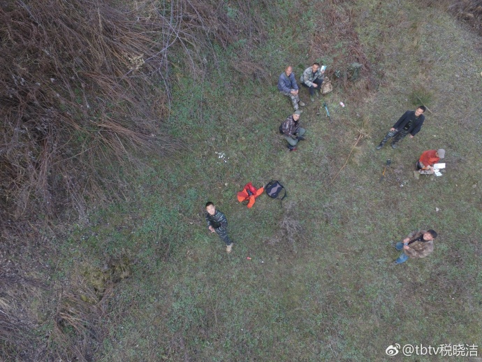 南漳老龙洞天坑视频,南漳县茅坪村老龙洞