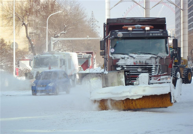 雨刷器冻住了如何快速解冻,雨刷器冻住了不转是怎么回事