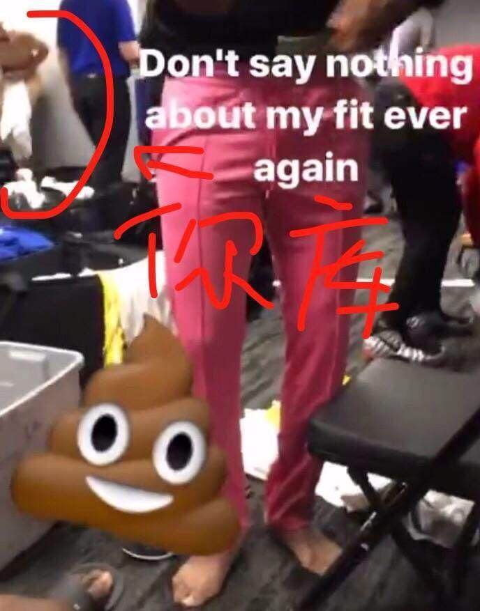 库里新秀赛季被霸凌,库里惨遭7岁小男孩晃飞颜面无存