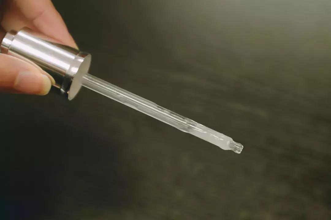 兰蔻小黑瓶和红腰子精华测评,资生堂红腰子精华和兰蔻小黑瓶