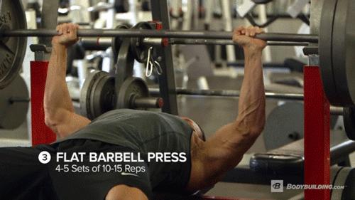 胸肌训练如何收紧胸肌,胸肌大训练方法健身房