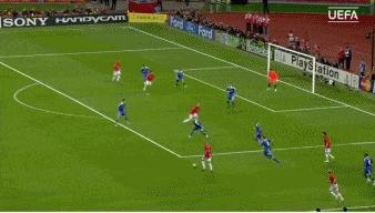 c罗弹跳头球,c罗弹跳滞空头球经典照片