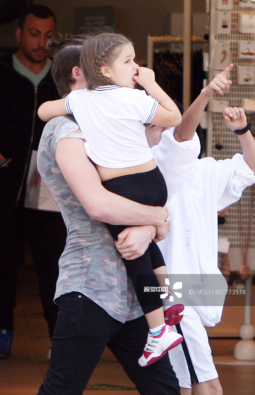 布鲁克林O型腿严重致身高成迷，妹妹小七可要负责到底