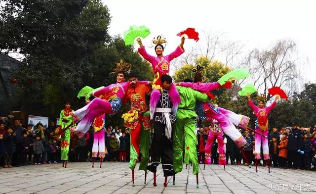 动起来民族舞,社火巡游最年味
