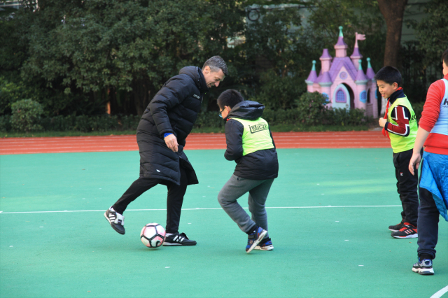 中国大力发展校园足球政策,那些年我们追过的足球