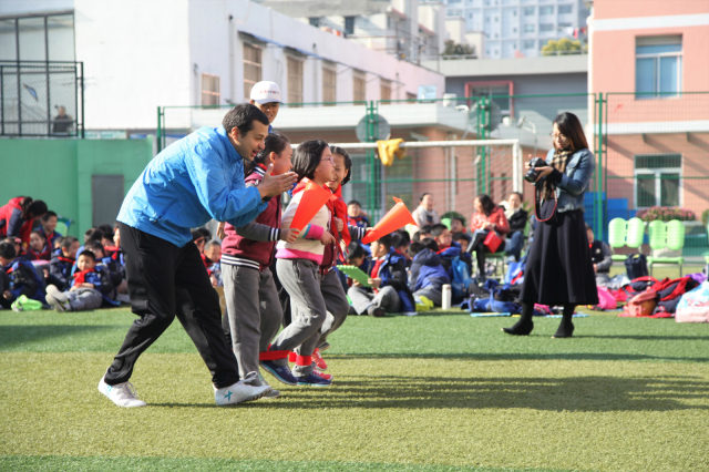 中国大力发展校园足球政策,那些年我们追过的足球