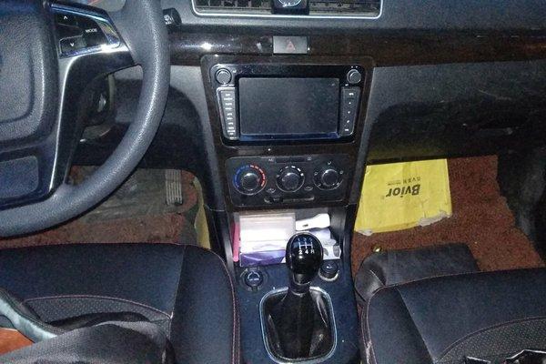 东风风光360与五菱宏光s哪个更好,2016款东风风光360参数配置