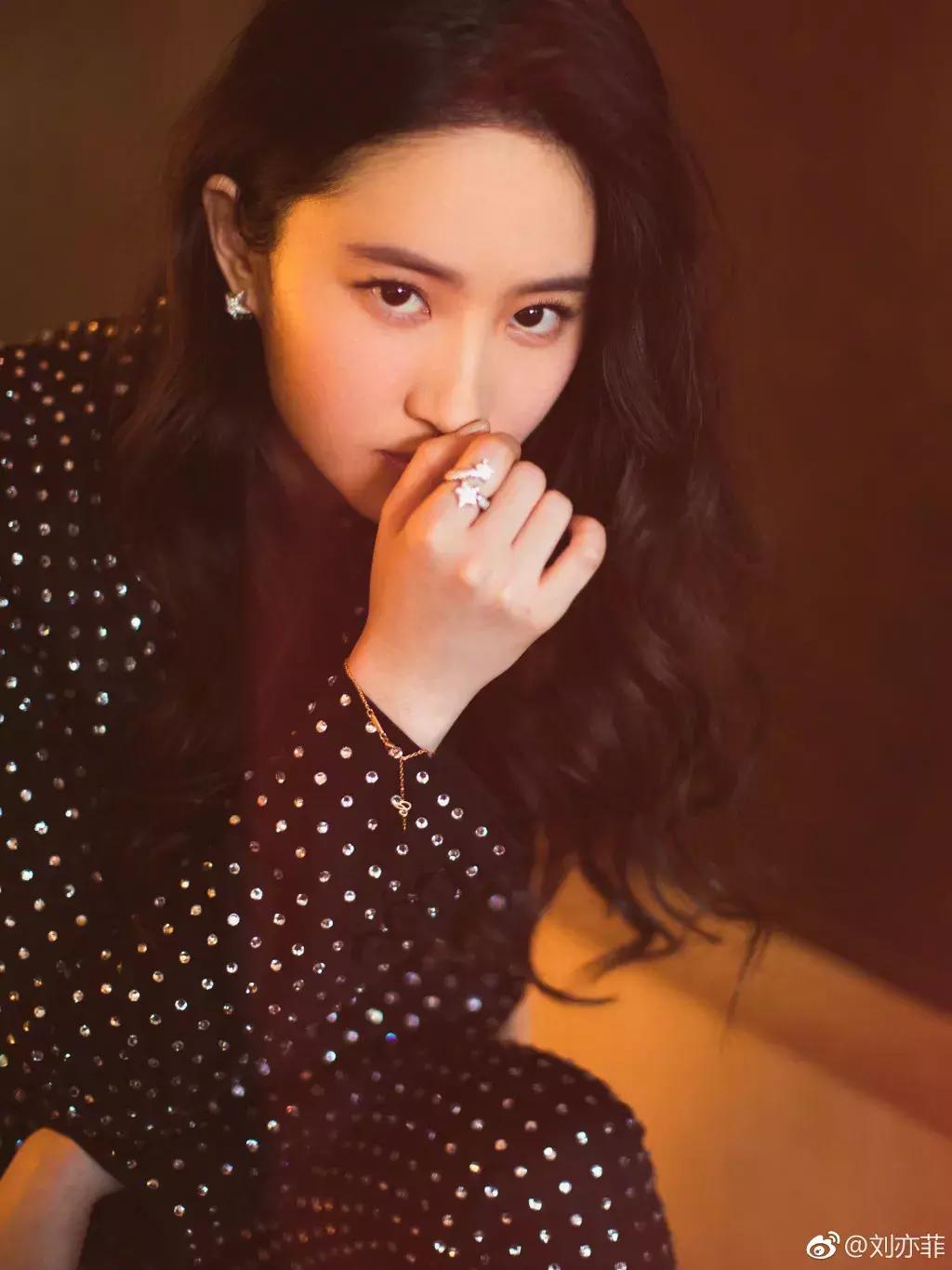 刘亦菲最迷人的珠宝,二代妖精刘亦菲套装