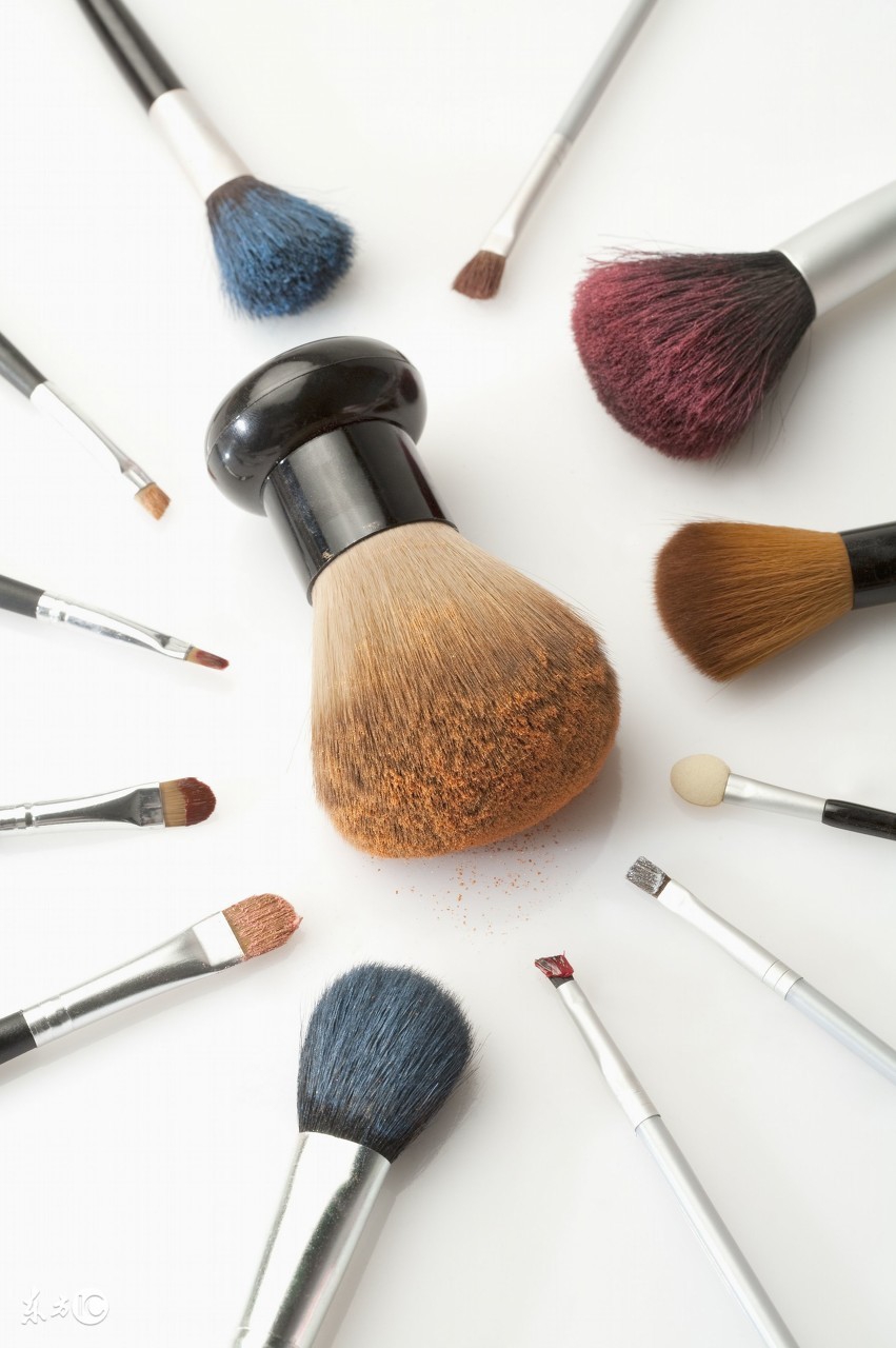 新手想学化妆有没有推荐啊,新手化妆小白需要准备几款化妆刷