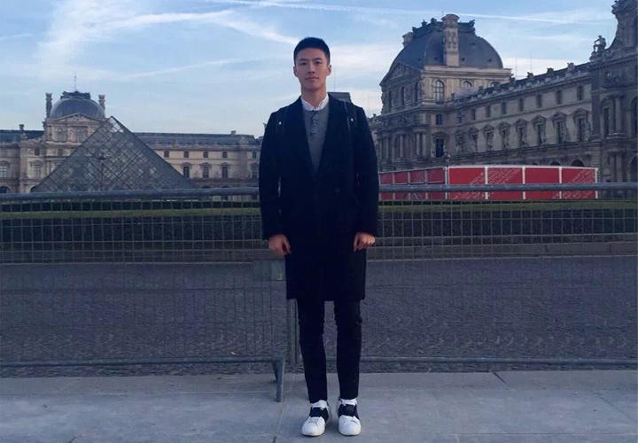 太壕！这些男生居然穿万元出门，亮瞎众人的眼